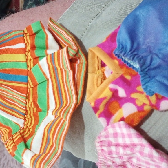 Mixed Lot of vintage Barbie Doll Clothes. - Picture 4 of 4